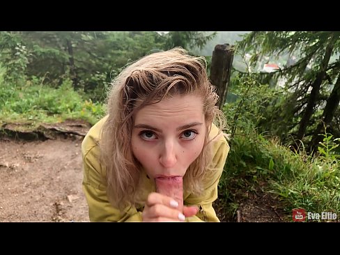 ❤️ 女孩在公共场合口交后吞下精液 - Eva Elfi ❤❌ Fucking video️❤